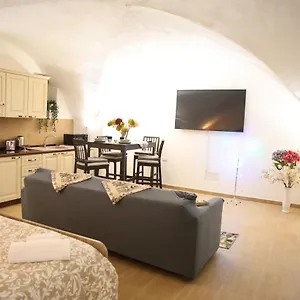 Appartamento Domus Ursino Comfort, Aeroporto di Catania Fontana Rossa